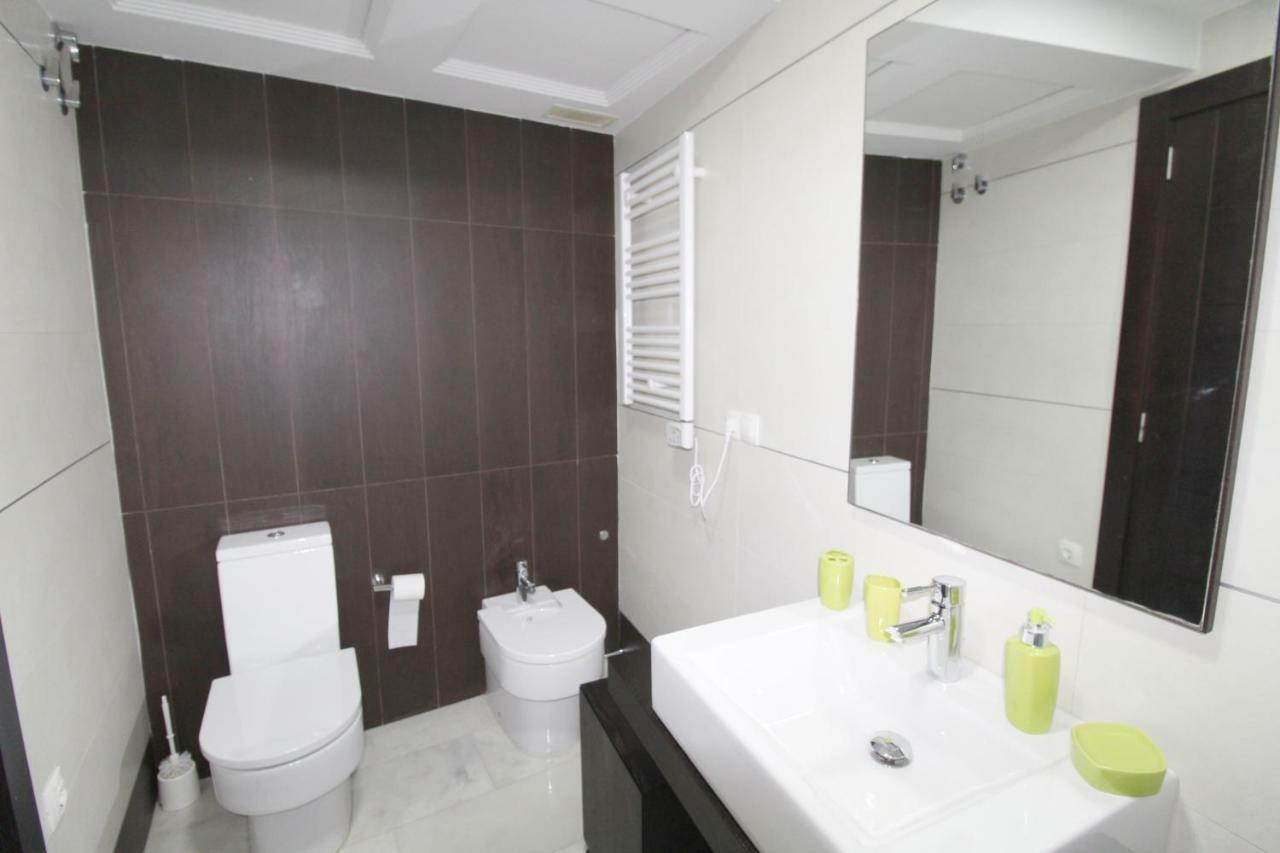 Precioso Apartamento Al Lado De Las Torres De Serrano Valencia Eksteriør bilde